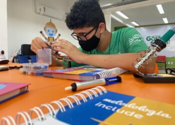 Governo de Goiás abre vagas para facilitador e monitores em programa de robótica