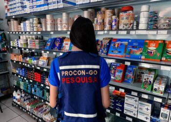 Pesquisa do Procon Goiás aponta variação de até 441,67% nos preços de materiais escolares