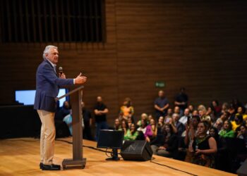 Caiado convoca professores e gestores a avançar na qualidade do ensino em Goiás