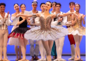 Bailarina da EFG em Artes Basileu França ganha prêmio na maior competição mundial de dança