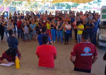 Paralisação dos servidores da educação em Senador Canedo