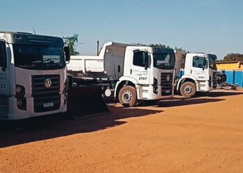 Frota de caminhões da SEINFRA de Senador Canedo está parada devido a falta de combustivel