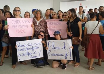 Segundo ato: Servidores da Educação recusam propostas feitas pela prefeitura de Senador Canedo e permanecem em greve