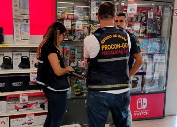 Procon autua 22 empresas por irregularidades contra o consumidor na Black Friday