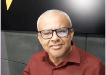 A Rádio Cidade FM deseja a todos um Feliz Natal e um próspero Ano Novo