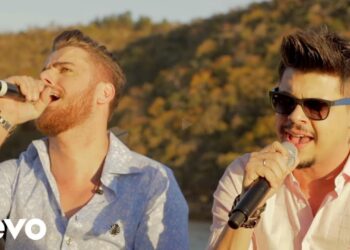Trio Paragem Dura – Vivendo Cá No Mato (Ao Vivo) ft. Zé Neto & Cristiano