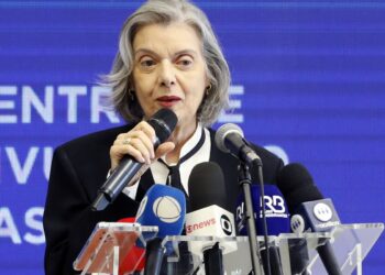 TSE dará resposta rápida a notícia-crime de Boulos, diz Cármen Lúcia