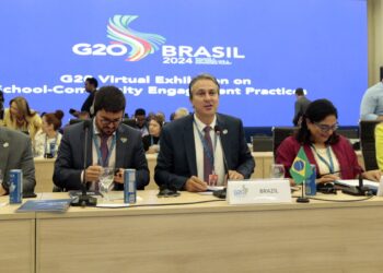 Ministro da Ensino destaca prestígio da tecnologia, mas com limite