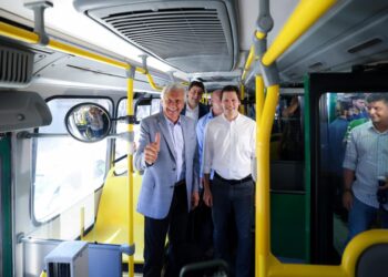 Caiado inaugura três novas estações do Eixo Anhanguera