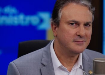 Brasil terá Pé-de-Meia para licenciaturas, diz ministro da Ensino