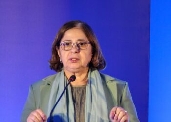 Termo da graduação 6×1 beneficiará mulheres, diz ministra