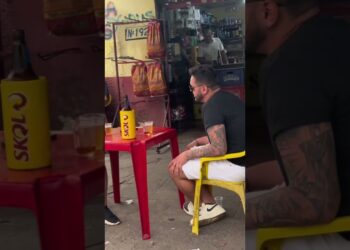Cantando do zero no boteco pra ver a reação do povo #pugna #comedia #musica #modao #sertanejo #humor