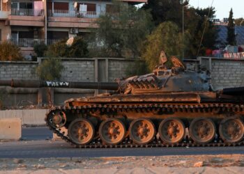 Israel avança sobre território da Síria após queda de Assad