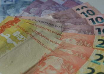 Receitas terão de subir R$ 17,9 bi para atingir déficit zero em 2025