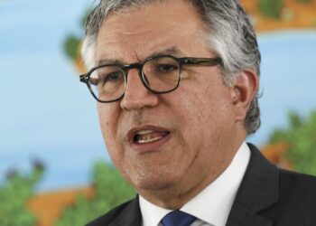 Padilha diz que internação de Lula não atrasará votações no Congresso