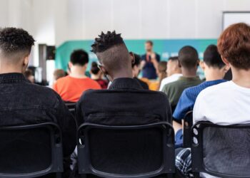Uma a cada 3 famílias diz que filhos não aprendem o esperado na escola