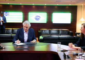 Caiado assina acordo com Instituto Natura que fortalece prevenção ao câncer em Goiás – Portal Goiás