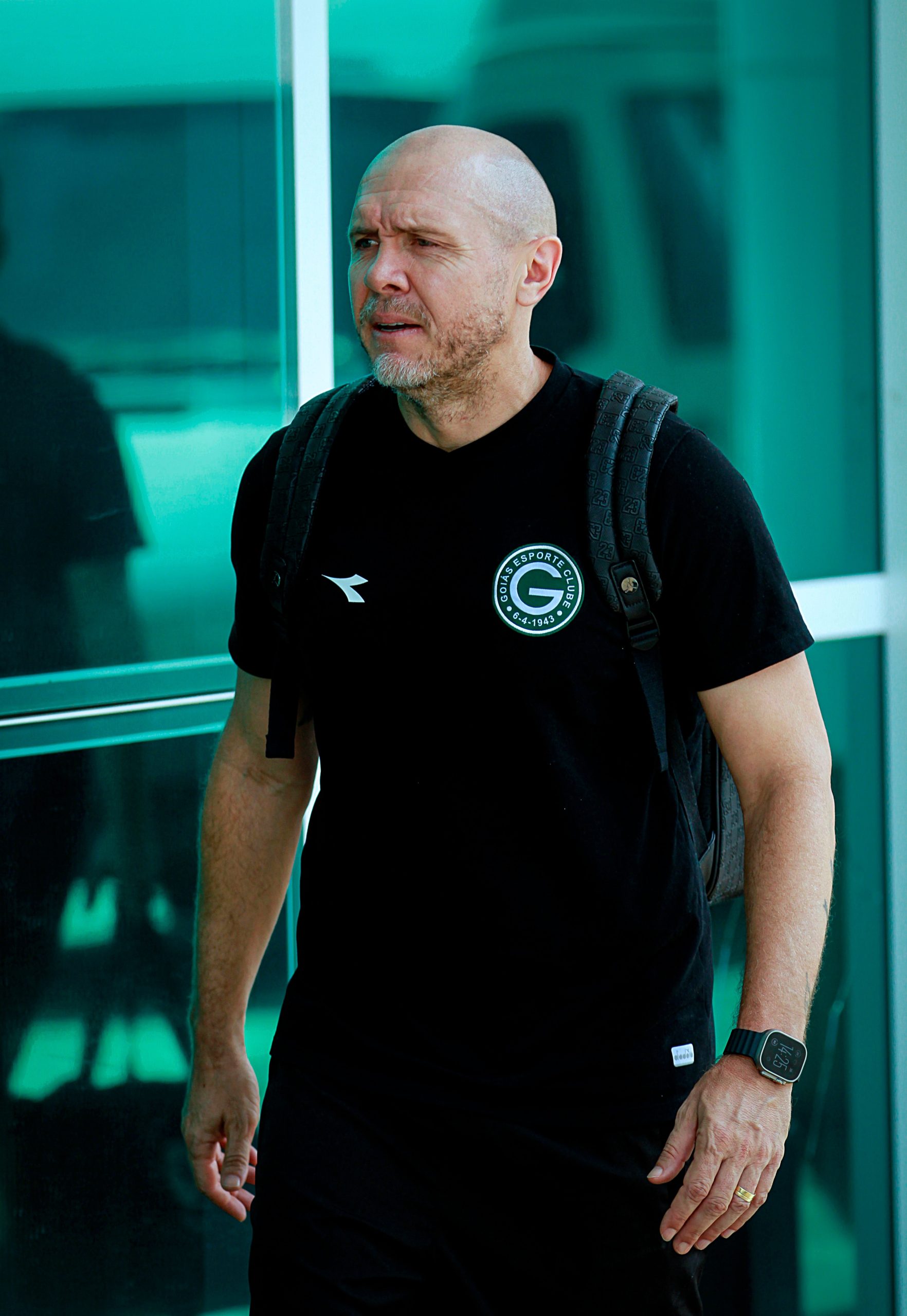 Mozart cobra diretoria do Goiás após derrota para o Atlético-GO