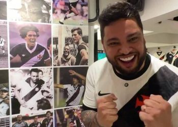 Colecionador de Barra Mansa mostra museu particular do Vasco no ‘Programão de Sábado’; veja reportagem