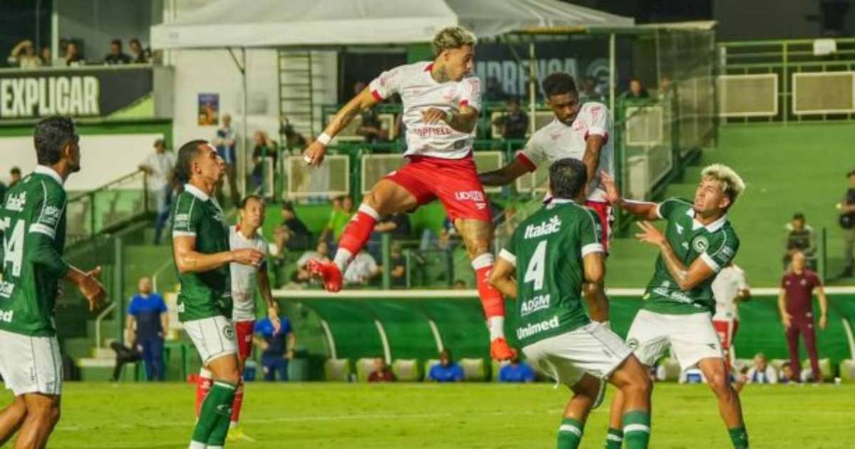 Goiás e Náutico empatam sem gols na Serrinha pela Série B