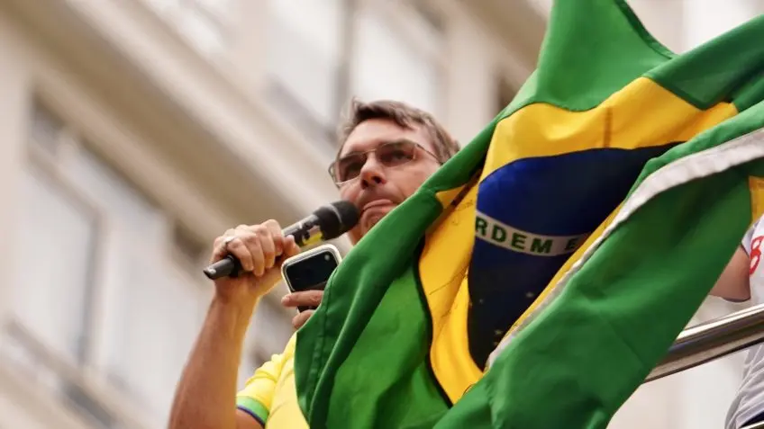 Veja quem são os cantores sertanejos esperados para gravação com Flávio Bolsonaro nesta terça, em Goiás