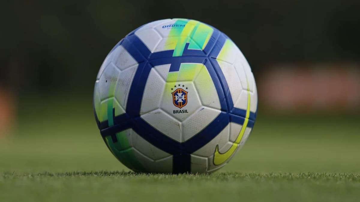 Com Hayner expulso, Vila Nova sofre virada e perde a ponta da Série B