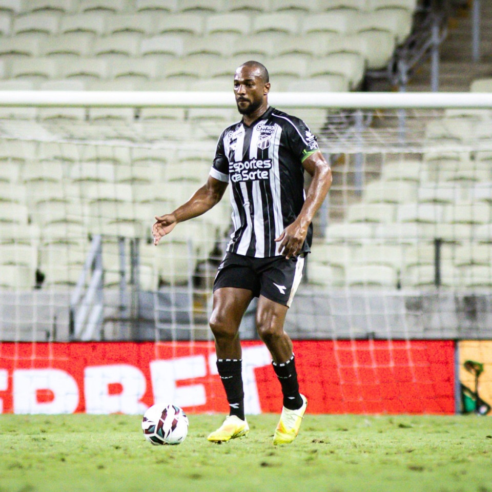 Luiz Otávio reforça Ceará diante do Goiás após suspensão