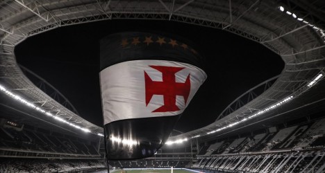 Com disputas fora de campo, Vasco deve levar jogo contra o Urubu para o Engenhão