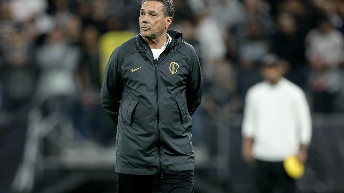 Rival de Grêmio e Inter contra o rebaixamento estuda contratar Vanderlei Luxemburgo