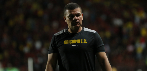 Muito volume, poucos gols: Louzer avalia derrota do Criciúma e pede ajuste na finalização – Esporte