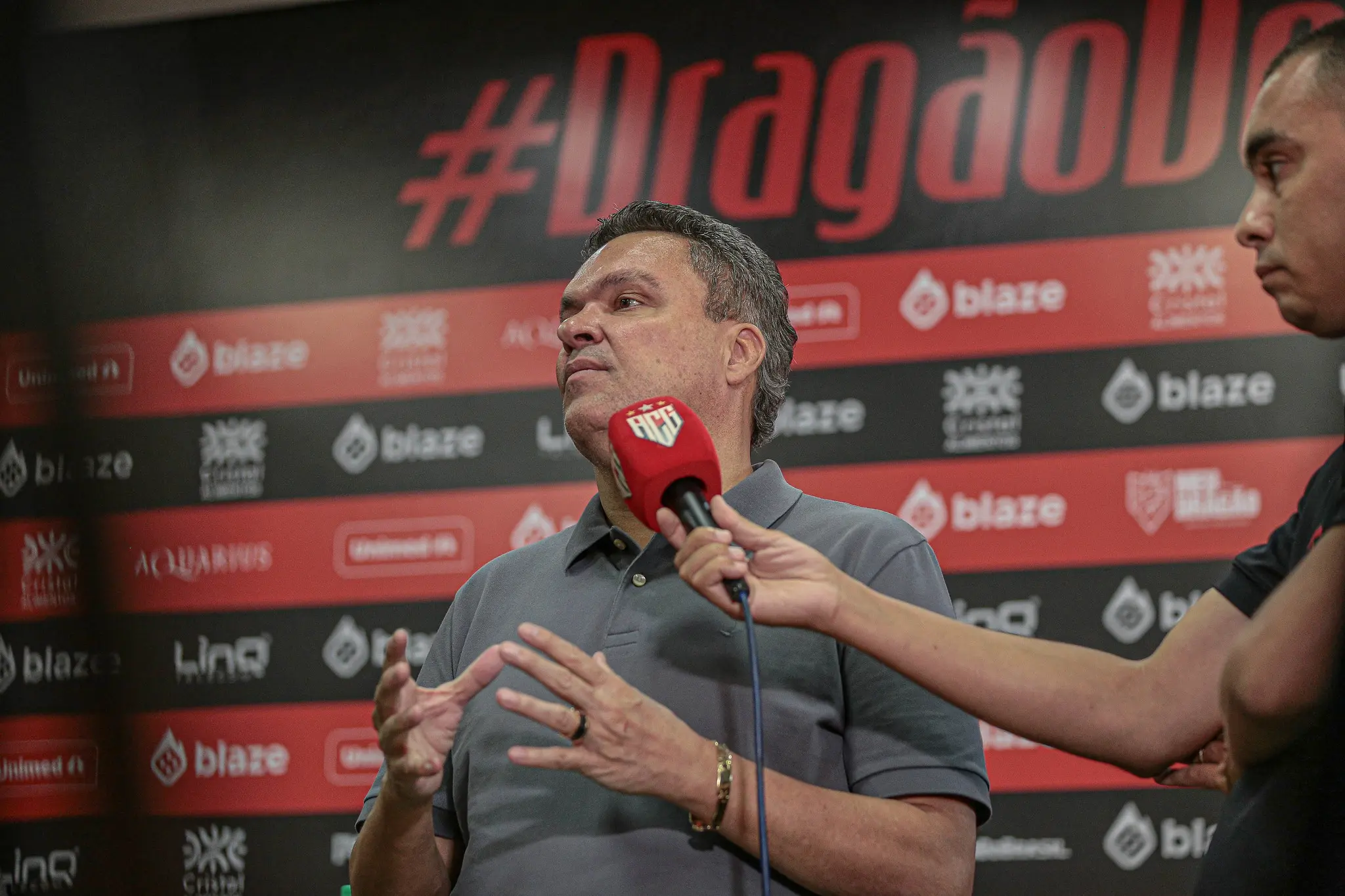 Após protesto do elenco, Atlético-GO consegue R$ 6 milhões e quita salários atrasados