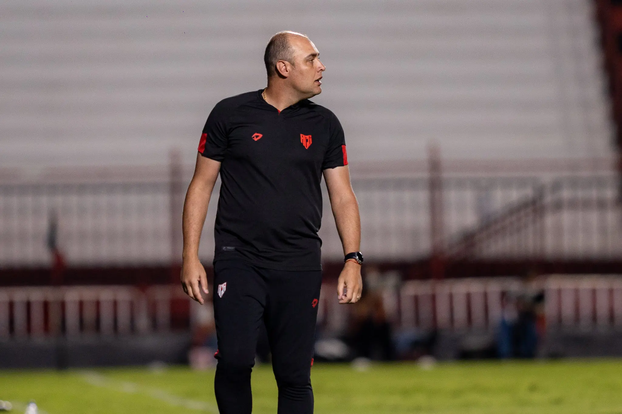 Renan Brito cobra mais eficiência e atenção para mudar cenário do Atlético na Série B.