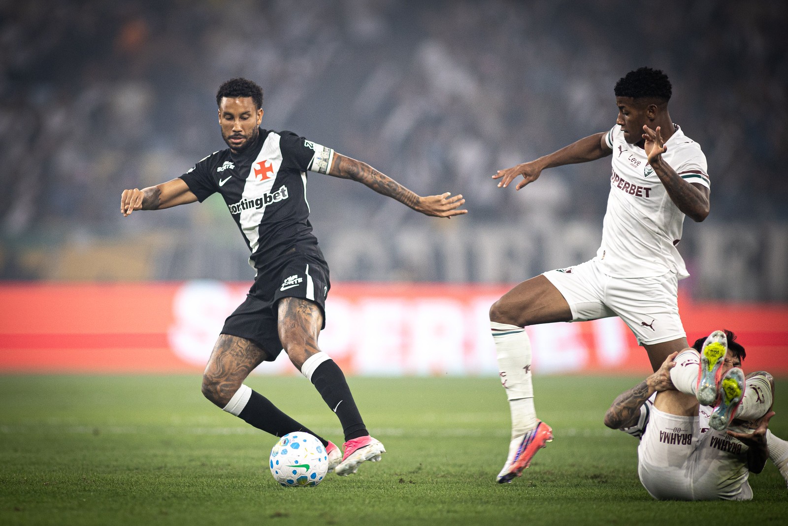 Jair rejeita proposta de renovação do Vasco, e futuro no clube fica incerto para 2027