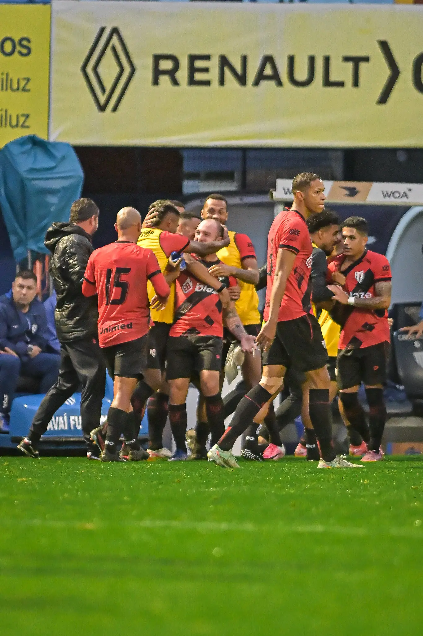 com gol aos 48 do segundo tempo, Atlético-GO bate o Avaí na Ressacada