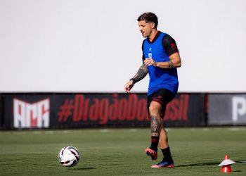 A Redação | Trio goiano entra em campo hoje com metas iguais, mas com realidades diferentes