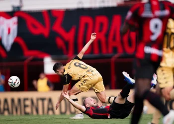 Atlético-GO tem um a mais, mas cede empate ao Sport na Série B