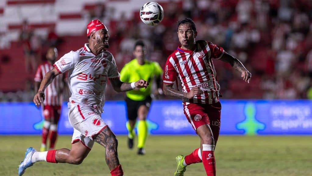 Vila Nova vence o Náutico e reassume liderança da Série B