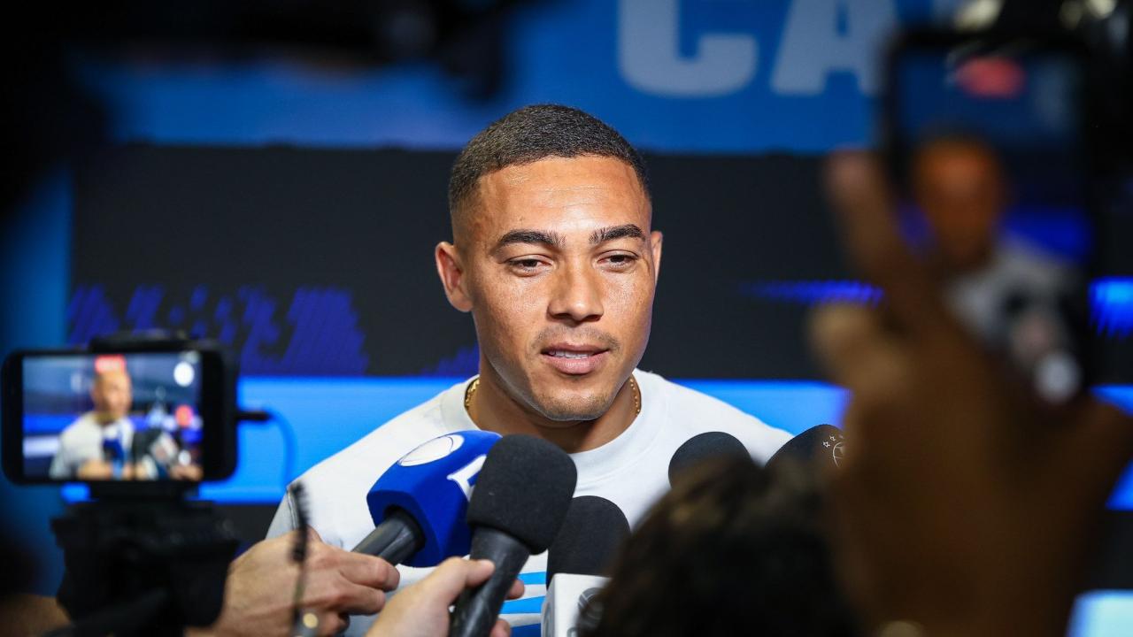 Atacante do Grêmio, Carlos Vinícius é direto sobre possível negociação com o Atlético