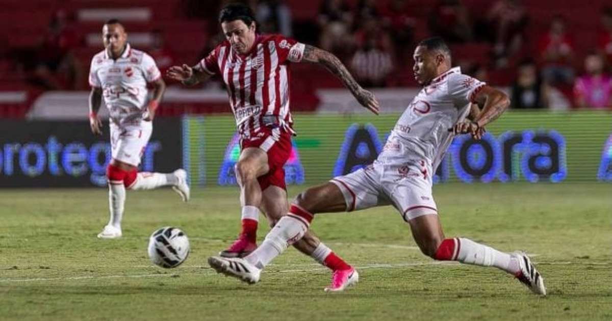Seguro, Vila Nova bate Náutico nos Aflitos e assume a ponta da Série B