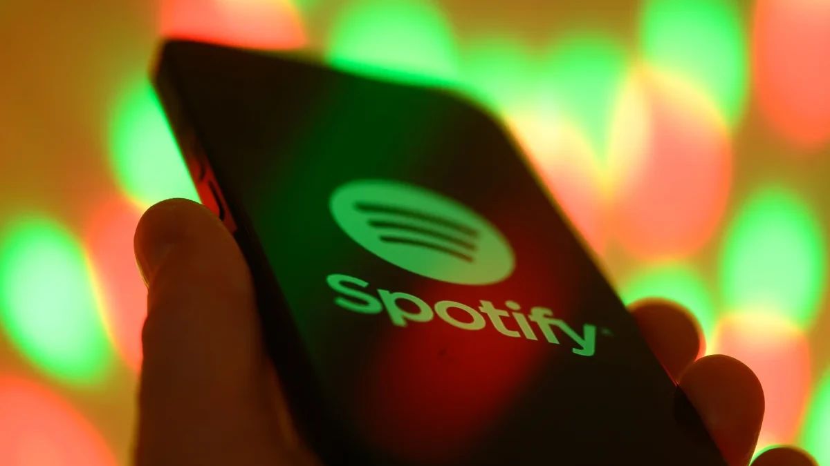 Spotify remove 75 milhões de faixas e amplia combate a spam e músicas geradas por IA