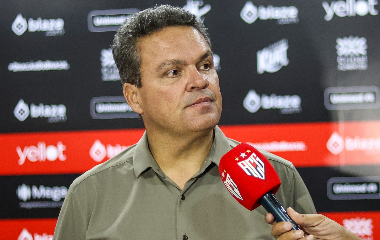 Presidente do Atlético-GO manda recado sobre o Goiás