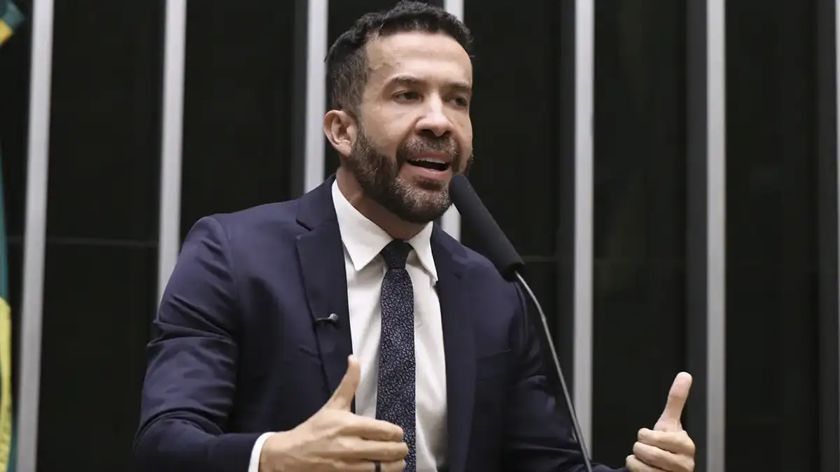 André Janones é Internado Na UTI Em São Paulo Após Arritmia