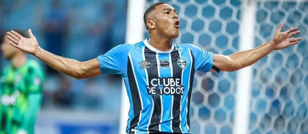 Artilheiro do Grêmio e joia do Goiás entram na mira do Vasco