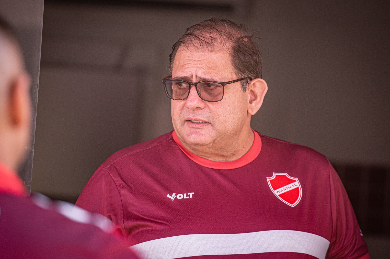 Guto Ferreira blinda Hayner após expulsão e diz que derrota não abala o Vila Nova