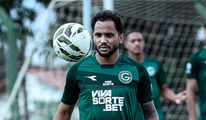 “Vamos buscar essa vaga no G-6”: Lourenço afirma que elenco do Goiás está unido pelo acesso
