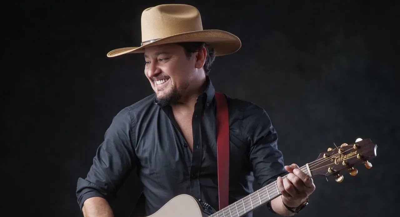Sertanejo Rayan Barreto faz show gratuito na Cidade de Goiás neste fim de semana – Curta Mais