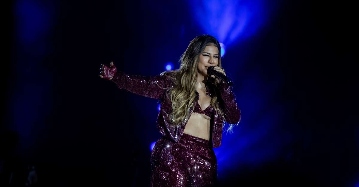 Simone Mendes abre programação de shows da 37ª Oktoberfest de Igrejinha com sucessos do sertanejo