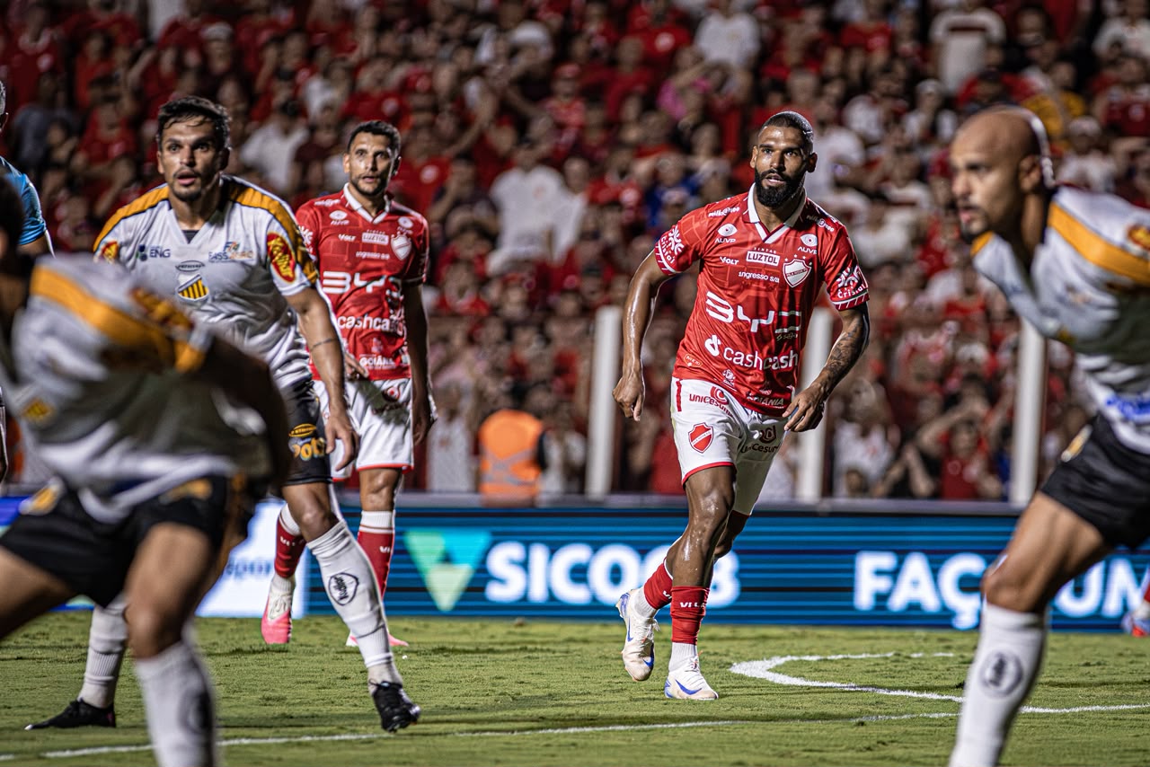 Vila Nova cede empate no último lance e briga por liderança fica mais acirrada – EG