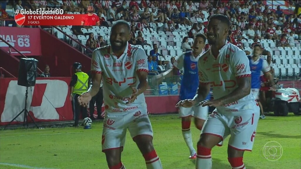 Vila Nova lidera chances de acesso à Série A