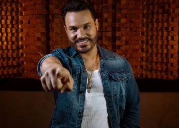 Marcelo Martins aposta em sertanejo sem sofrência no Surfnejo